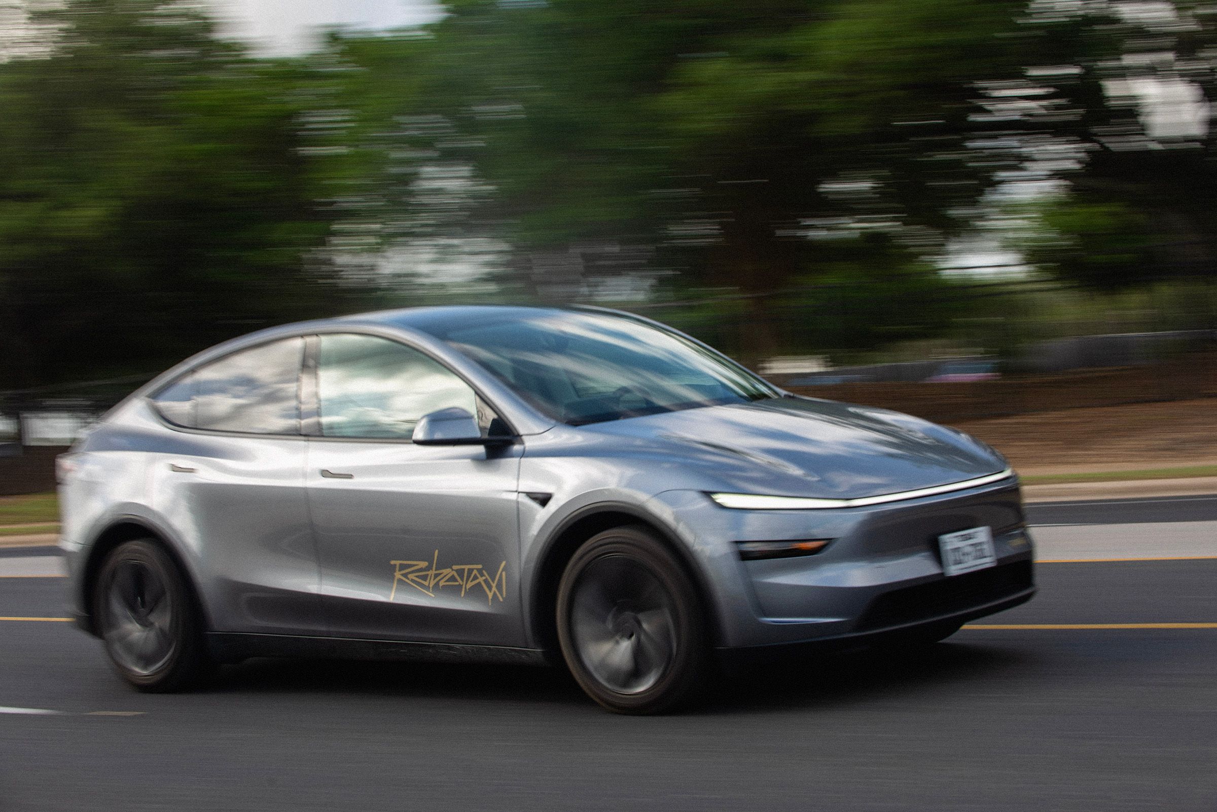 Texas Lawmakers Want More Control of the Tesla Robotaxis on Their Roads